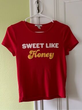 Forever 21 Red Short Sleeve "Sweet Like Honey" Graphic Tee